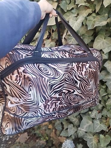 Other: Nike sportska/putna torba – veća, dimenzije 60 x 35 cm. - Dizajn at lalafo.rs — 3 Other: Nike sportska/putna torba – veća, dimenzije 60 x 35 cm. - Dizajn — 3
