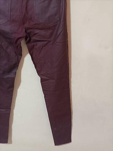 cista koza broj: Na prodaju bordo pantalone od eko kože, sa vidljivim znacima nošenja na lalafo.rs — 2 cista koza broj: Na prodaju bordo pantalone od eko kože, sa vidljivim znacima nošenja — 2