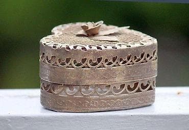 Vintage posrebrena kutijica za nakit SRCE plus. Vintage posrebrena na lalafo.rs — 2 Vintage posrebrena kutijica za nakit SRCE plus. Vintage posrebrena — 2