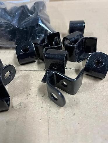 Metalni nosači za police – U obliku „U“, crni - Materijal: metal na lalafo.rs Metalni nosači za police – U obliku „U“, crni - Materijal: metal