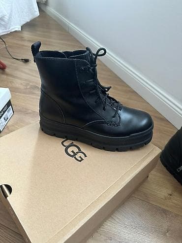 UGG ženske kožne čizme
Br. 41
Nosene 2 puta na lalafo.rs — 4 UGG ženske kožne čizme
Br. 41
Nosene 2 puta — 4