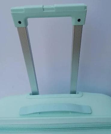 Travel suitcases and bags: Tvrdi kofer na točkiće – mint zelena boja - Materijal: lagana tvrda at lalafo.rs — 8 Travel suitcases and bags: Tvrdi kofer na točkiće – mint zelena boja - Materijal: lagana tvrda — 8