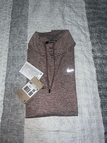 NIKE Women's Element 1/2 Zip Running Top vel. XS,S NOVO
CU na lalafo.rs — 7 NIKE Women's Element 1/2 Zip Running Top vel. XS,S NOVO
CU — 7