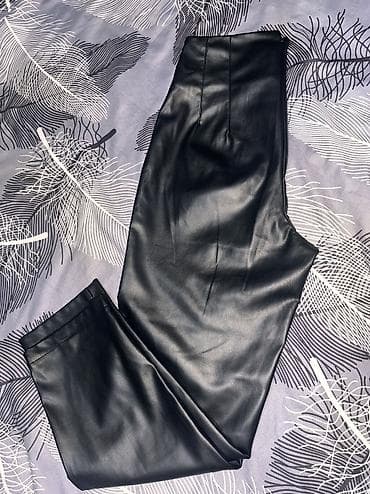 pantalone butiku ali: Crne ženske pantalone od eko-kože - Materijal: meka, glatka eko-koža na lalafo.rs — 1 pantalone butiku ali: Crne ženske pantalone od eko-kože - Materijal: meka, glatka eko-koža — 1