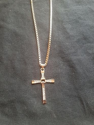 Ogrlica sa krstom Vin Diesel-zlatna Unisex ogrlica sa krstom Fast and at lalafo.rs — 5 Ogrlica sa krstom Vin Diesel-zlatna Unisex ogrlica sa krstom Fast and — 5