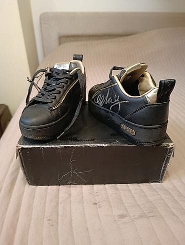 Replay patike – crno/zlatne - Model: patike sa pertlama, niža na lalafo.rs — 5 Replay patike – crno/zlatne - Model: patike sa pertlama, niža — 5