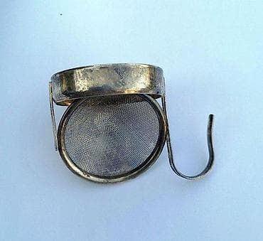 Antiques: Antikna posrebrena cediljka za čaj. Antikna cediljka za čaj. Dimenzije at lalafo.rs — 7 Antiques: Antikna posrebrena cediljka za čaj. Antikna cediljka za čaj. Dimenzije — 7