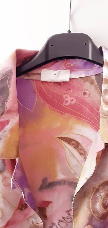 Ženska košulja/bluza sa šarenim apstraktnim printom - Kroj: široka na lalafo.rs — 3 Ženska košulja/bluza sa šarenim apstraktnim printom - Kroj: široka — 3