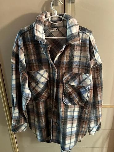 Jaknica u L velicini, kupljena u Pepcu. Moze da se nosi i kao S i M na lalafo.rs — 5 Jaknica u L velicini, kupljena u Pepcu. Moze da se nosi i kao S i M — 5