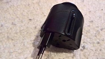 Universalni travel adapter na lalafo.rs — 9 Universalni travel adapter — 9