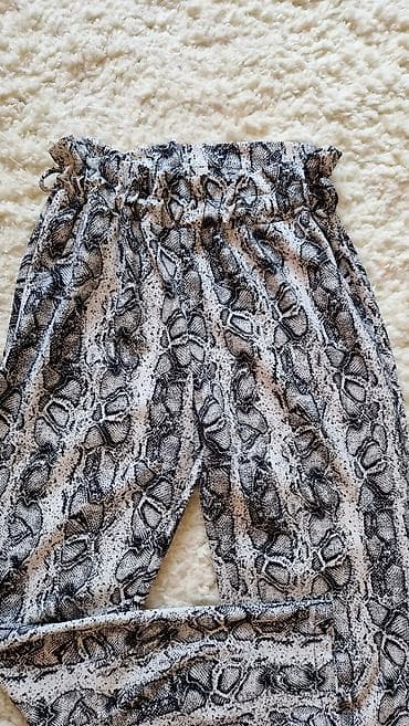 pantalone butiku ali: Pantalone L velicine, pune elastina
savrsene
Jednom nosene na lalafo.rs — 2 pantalone butiku ali: Pantalone L velicine, pune elastina
savrsene
Jednom nosene — 2