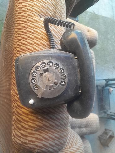 Retro fiksni telefon sa brojčanikom (rotacioni dial), crne boje. - na lalafo.rs — 1 Retro fiksni telefon sa brojčanikom (rotacioni dial), crne boje. - — 1