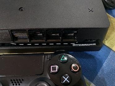 + 10 do 30 igrica. Na Prodaju Extra Sony Playstation 4 sa fabrickim na lalafo.rs — 4 + 10 do 30 igrica. Na Prodaju Extra Sony Playstation 4 sa fabrickim — 4