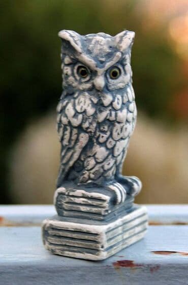 Vinyl records: Vintage figurina SOVA na knjigama znanja Vintage figurina - sova na at lalafo.rs — 2 Vinyl records: Vintage figurina SOVA na knjigama znanja Vintage figurina - sova na — 2