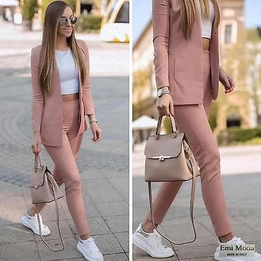 ✨Ženski dvodelni komplet – elegantan i udoban
3200 din na lalafo.rs ✨Ženski dvodelni komplet – elegantan i udoban
3200 din