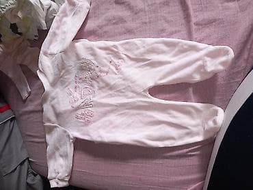 Stvari za devojčice od 0-6 meseci, ima mnogo više stvari samo što na lalafo.rs — 6 Stvari za devojčice od 0-6 meseci, ima mnogo više stvari samo što — 6