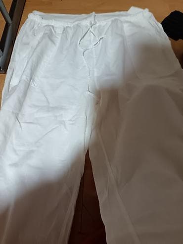 Bela muška trenerka/pantalone laganog kroja - Materijal: lagana na lalafo.rs Bela muška trenerka/pantalone laganog kroja - Materijal: lagana