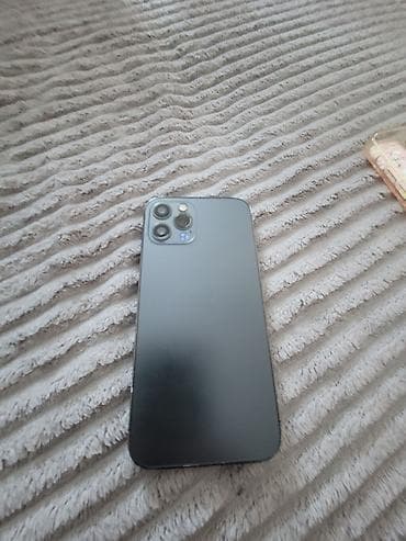 Apple iPhone – model sa ravnim ivicama i trostrukom zadnjom kamerom - at lalafo.rs — 3 Apple iPhone – model sa ravnim ivicama i trostrukom zadnjom kamerom - — 3