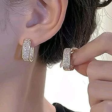 Minđuše svaki par po 1400 dinara 🌸
💋 na lalafo.rs Minđuše svaki par po 1400 dinara 🌸
💋