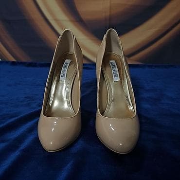 kom sa etiketom: Ženska modna kombinacija – jakna sa krznom + salonke 1) Elegantna at lalafo.rs — 2 kom sa etiketom: Ženska modna kombinacija – jakna sa krznom + salonke 1) Elegantna — 2