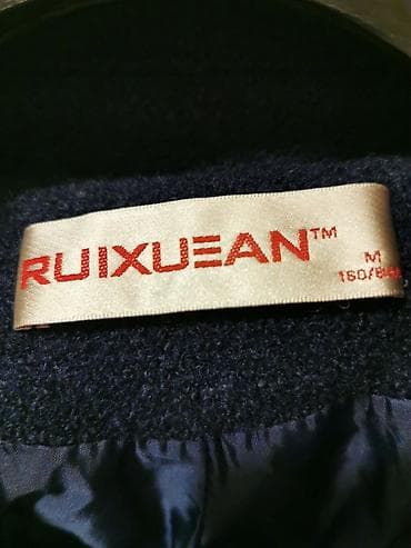 Ženski kaput tamnosive boje sa teksturom buklea, izrađen od mešavine na lalafo.rs — 5 Ženski kaput tamnosive boje sa teksturom buklea, izrađen od mešavine — 5