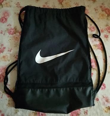 Nike original sportska torba
Veca. Za trening .Fixna je cena na lalafo.rs — 1 Nike original sportska torba
Veca. Za trening .Fixna je cena — 1