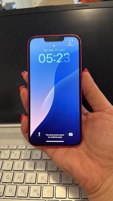 Prodajem polovan iPhone 14 crveni Sve je ispravno samo je sa stana na lalafo.rs — 9 Prodajem polovan iPhone 14 crveni Sve je ispravno samo je sa stana — 9