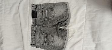 bermude teksas br: Sivi teksas šorts sa detaljima - Materijal: klasičan denim (pamuk sa at lalafo.rs — 2 bermude teksas br: Sivi teksas šorts sa detaljima - Materijal: klasičan denim (pamuk sa — 2