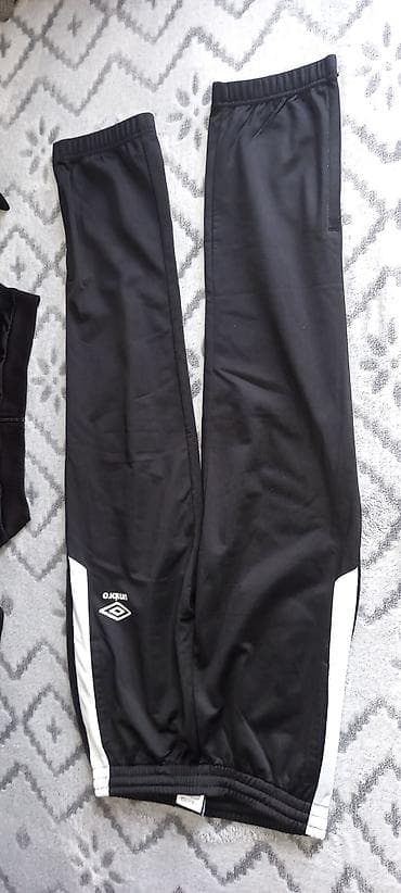 Nova umbro trenerka velicine 14/16 godina na lalafo.rs — 3 Nova umbro trenerka velicine 14/16 godina — 3