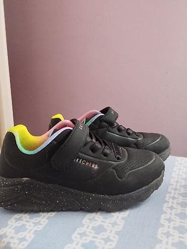 Skechers dečije patike – crne, sa šarenim detaljima - Model sa na lalafo.rs — 4 Skechers dečije patike – crne, sa šarenim detaljima - Model sa — 4