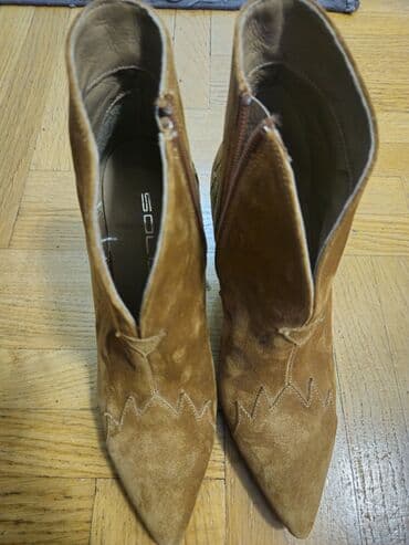 Gležnjače, 37 na lalafo.rs Gležnjače, 37