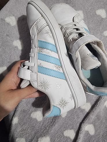 Adidas frozen patike za devojcice. 33 broj.bez ostecenja. za vise na lalafo.rs — 2 Adidas frozen patike za devojcice. 33 broj.bez ostecenja. za vise — 2