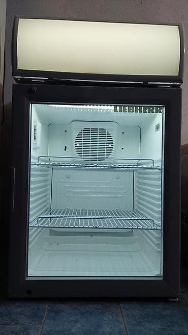 Liebherr mini rashladna vitrina sa staklenim vratima – idealna za na lalafo.rs — 7 Liebherr mini rashladna vitrina sa staklenim vratima – idealna za — 7