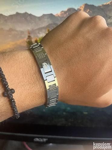 Narukvica Lacoste hirurški čelik
Cena:2200din at lalafo.rs — 5 Narukvica Lacoste hirurški čelik
Cena:2200din — 5