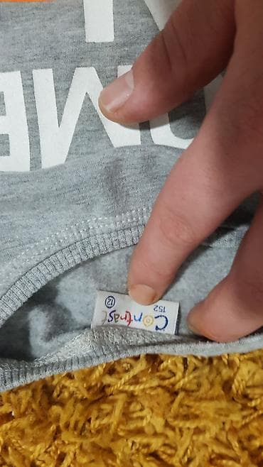 Komplet dukseva/džempera za devojčice – veličina oko 11–12 god na lalafo.rs — 3 Komplet dukseva/džempera za devojčice – veličina oko 11–12 god — 3