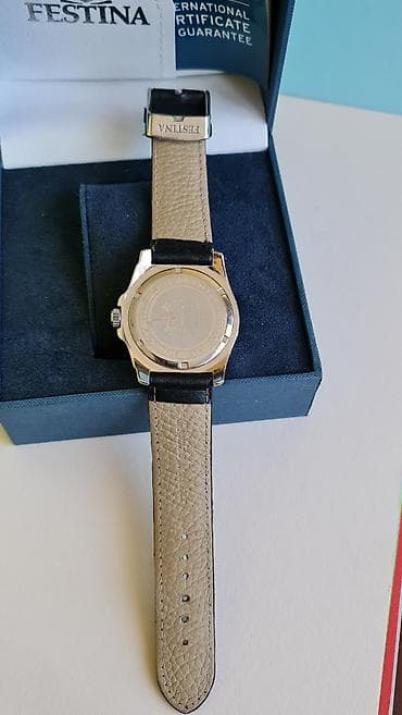 Sat muski sa kutijom sve radi na lalafo.rs — 4 Sat muski sa kutijom sve radi — 4