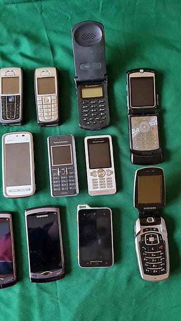 Kolekcija starih mobilnih telefona – mešavina klasičnih modela iz na lalafo.rs — 8 Kolekcija starih mobilnih telefona – mešavina klasičnih modela iz — 8