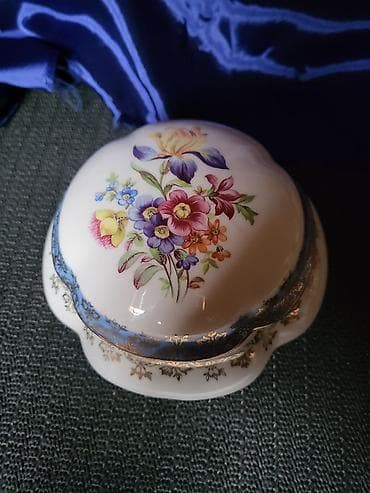 Satula vintaz porcelanska. Satula vintaz porceline de na lalafo.rs — 3 Satula vintaz porcelanska. Satula vintaz porceline de — 3