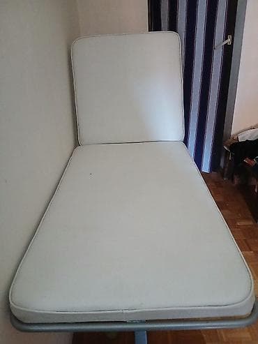 Sto za masazu i kozmeticke tretmane od bele koze maksimalno ocuvan na lalafo.rs Sto za masazu i kozmeticke tretmane od bele koze maksimalno ocuvan