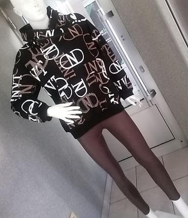 Ženska dukserica sa kapuljačom, crna sa celopreko štampanim na lalafo.rs — 2 Ženska dukserica sa kapuljačom, crna sa celopreko štampanim — 2