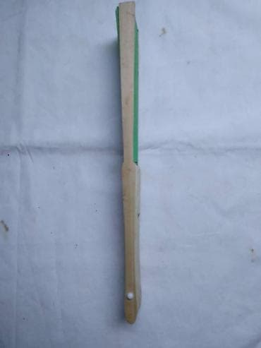 Lepeza drvena 21-22 cm. polovna.Cena za kom na lalafo.rs — 9 Lepeza drvena 21-22 cm. polovna.Cena za kom — 9