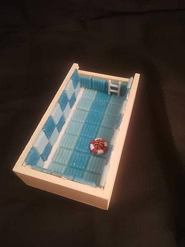 Figurines & Models: Imajte svoju plazu, popite kafu pored bazena, zapalite mirisljavi at lalafo.rs — 1 Figurines & Models: Imajte svoju plazu, popite kafu pored bazena, zapalite mirisljavi — 1