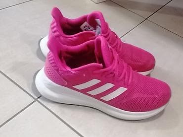 Adidas ženske patike za trčanje/trening - Model: adidas (trkački stil na lalafo.rs — 6 Adidas ženske patike za trčanje/trening - Model: adidas (trkački stil — 6