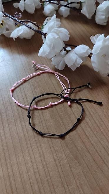 Set ručno rađenih narukvica od čvrstog voštanog konca. - Model na lalafo.rs — 2 Set ručno rađenih narukvica od čvrstog voštanog konca. - Model — 2