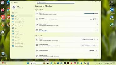 dve suknje po: Dell Precision 3520 15.6" i7-6820HQ/16GB/NVIDIA Quadro M620 at lalafo.rs — 3 dve suknje po: Dell Precision 3520 15.6" i7-6820HQ/16GB/NVIDIA Quadro M620 — 3