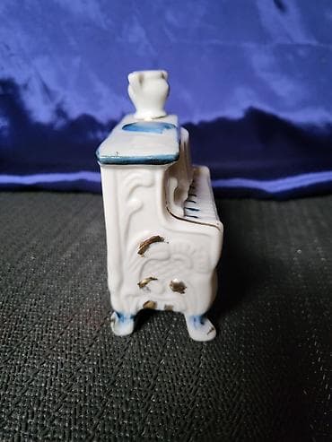 Home Decor: Porcelanska figura klavira iz 70ih. Figura klavira novabez at lalafo.rs — 6 Home Decor: Porcelanska figura klavira iz 70ih. Figura klavira novabez — 6