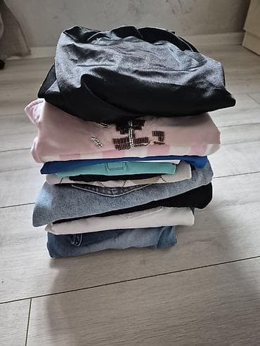 Lot ženske odeće – razni komadi Sadržaj: - Farmerke u više modela na lalafo.rs — 1 Lot ženske odeće – razni komadi Sadržaj: - Farmerke u više modela — 1