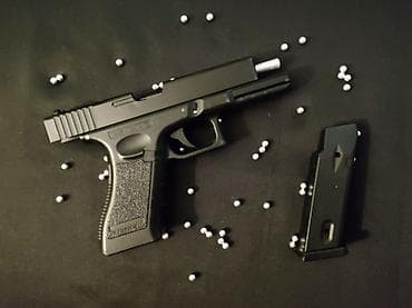 Airsoft pištolj – replika u stilu Glocka 18C Nov neotvaran sa kutijom na lalafo.rs — 1 Airsoft pištolj – replika u stilu Glocka 18C Nov neotvaran sa kutijom — 1