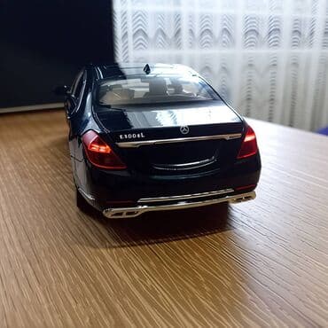Autići: Nov metalni Mercedes E-klasa uradjen u razmeri 1:24. Mogu da mu se na lalafo.rs — 8 Autići: Nov metalni Mercedes E-klasa uradjen u razmeri 1:24. Mogu da mu se — 8