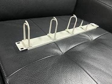 kom sa etiketom: 19" panel za vođenje i aranžiranje kablova, 1U - Tip: vodoravni panel at lalafo.rs — 4 kom sa etiketom: 19" panel za vođenje i aranžiranje kablova, 1U - Tip: vodoravni panel — 4